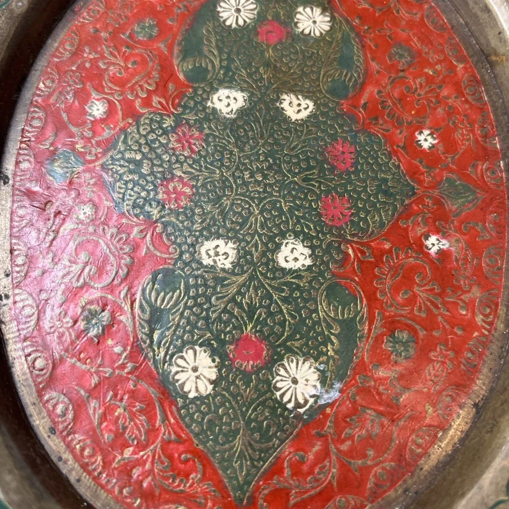 VTG Etched Brass & Enamel Colors of Red, Green & White Made In India ‎ 